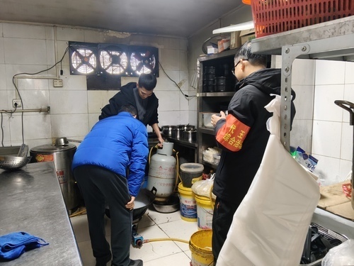 20260128-代王街办开展燃气安全检查 筑牢安全防线.jpg